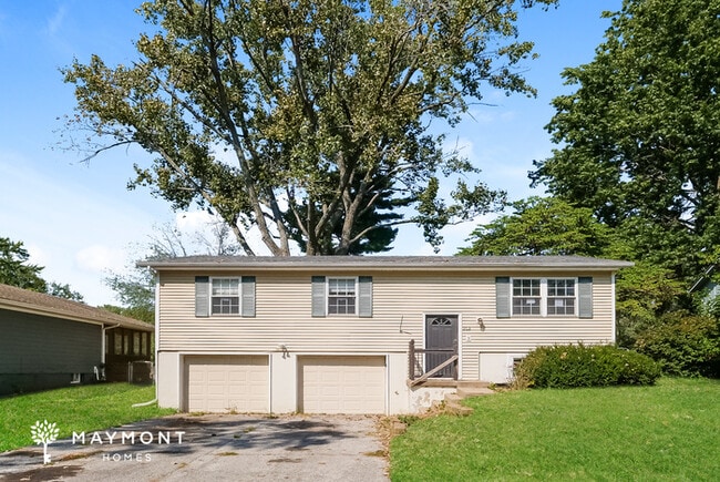 property at 313 NE Lakeview Dr