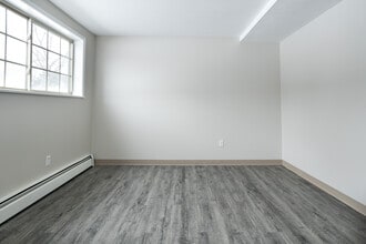 Oneida Garden Apartments in Oneida, NY - Building Photo - Interior Photo
