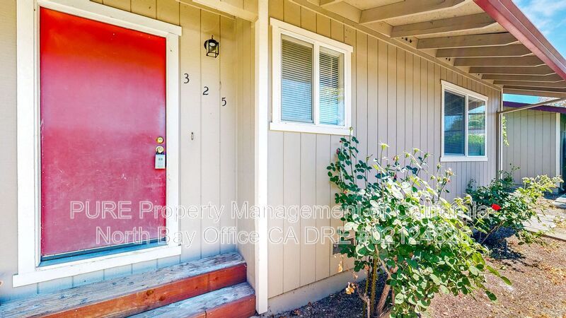 325 Jesse Ray Pl in Windsor, CA - Building Photo