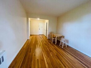 84-35 Lander St in Queens, NY - Foto de edificio - Building Photo