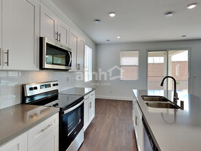 8805 Tiger Tooth Ave in Las Vegas, NV - Building Photo - Building Photo