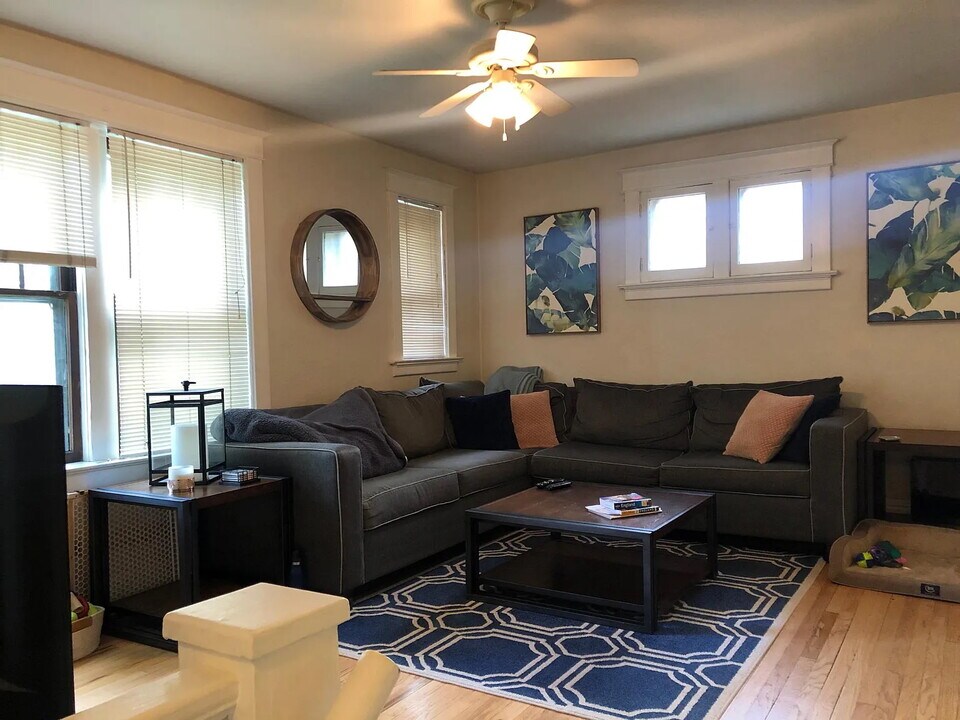 1252 Moorlands Dr in St. Louis, MO - Building Photo
