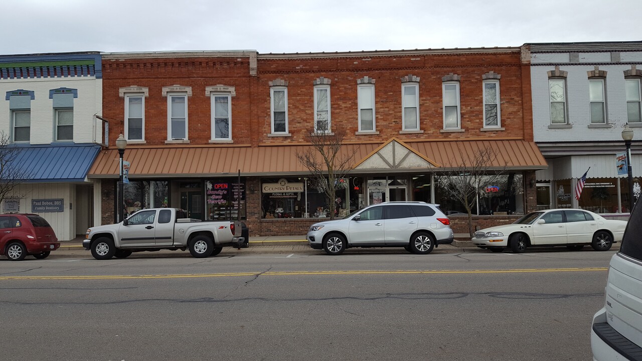 124 E Main St, Unit Apt. 6 in Stockbridge, MI - Building Photo