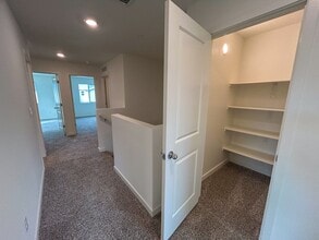 821 Congaree Ln in Redding, CA - Building Photo - Building Photo