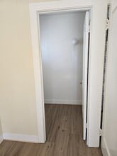 2812 3/4 Hillcrest Dr, Unit Hillcrest in Los Angeles, CA - Building Photo - Building Photo