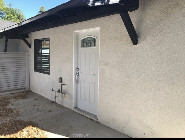 1224 Calle Tulipan in Thousand Oaks, CA - Building Photo - Building Photo