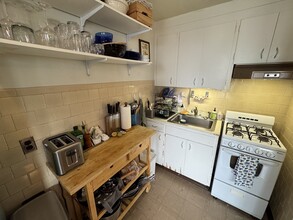 56 Cedar St, Unit #1 in Somerville, MA - Building Photo - Building Photo
