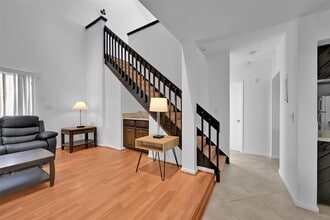 4011 Coral Springs Dr in Coral Springs, FL - Foto de edificio - Building Photo