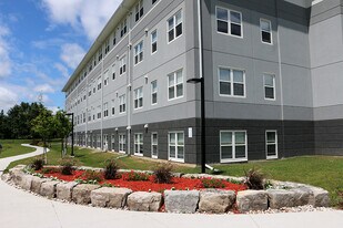 Park Place Apartments in Brantford, ON - Building Photo