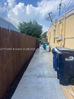 9440 SW 36th St in Miami, FL - Building Photo - Building Photo