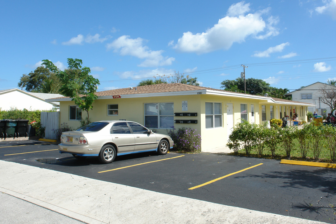 1522 S N St in Lake Worth, FL - Foto de edificio