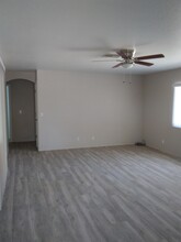2931 Sombrero Dr-Unit -B (back unit) in Lake Havasu City, AZ - Foto de edificio - Building Photo