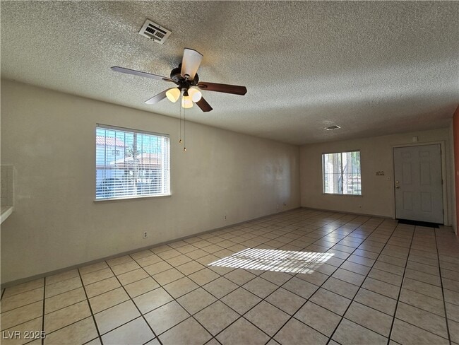 3245 Arville St in Las Vegas, NV - Building Photo - Building Photo