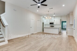 827 Stamps Ave in Fort Worth, TX - Building Photo - Building Photo