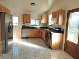 800 S 3rd W St in Mountain Home, ID - Building Photo