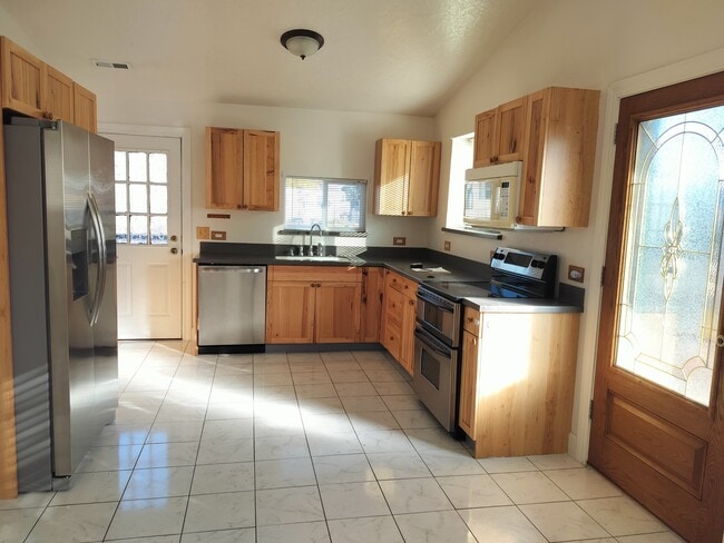 property at 800 S 3rd W St