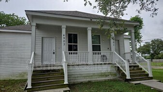 4903 Lonely Oak Dr in New Orleans, LA - Building Photo