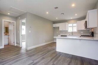 3266 Eureka Pl in Carlsbad, CA - Building Photo - Building Photo