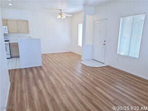 6014 Vegas Dr in Las Vegas, NV - Building Photo - Building Photo