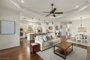 8502 Palacio Terrace N in Naples, FL - Building Photo