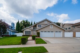 945 Finnell Way in Placentia, CA - Building Photo - Building Photo