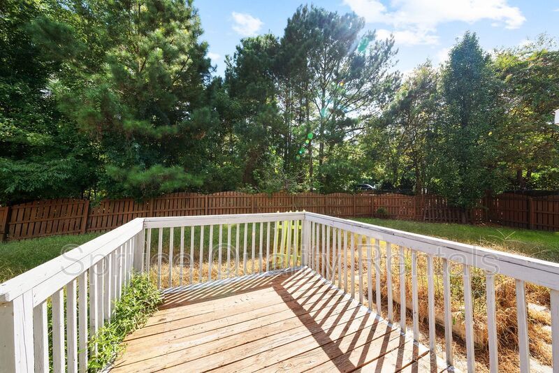 11 Kingfisher Way in Durham, NC - Building Photo