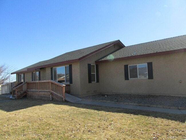 property at 585 N Mesa St