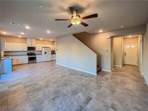 388 Canyon Mist Ct in Henderson, NV - Building Photo - Building Photo