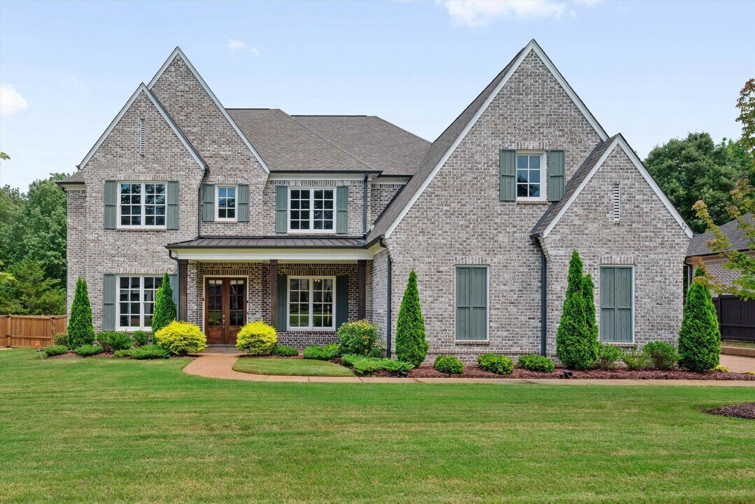 32 Addiegreen Cv in Collierville, TN - Building Photo