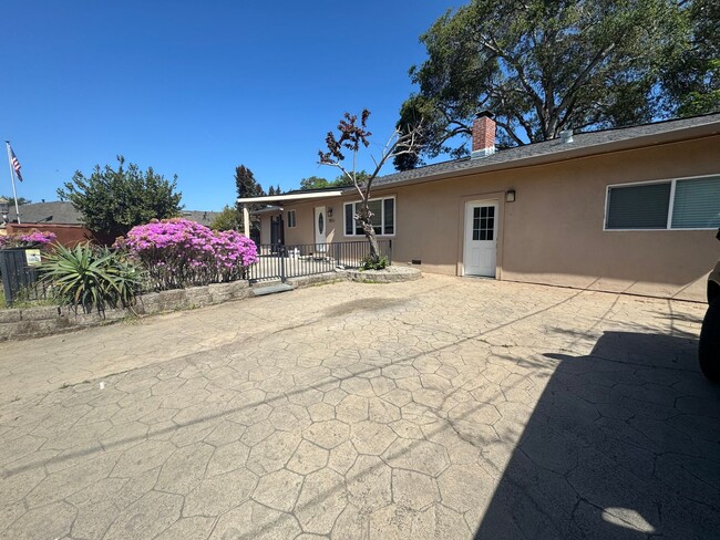 1013 Live Oak Ave in Santa Cruz, CA - Building Photo - Building Photo