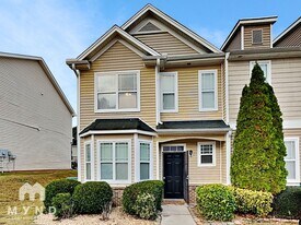 6204 Ellenwood Dr in Rex, GA - Building Photo