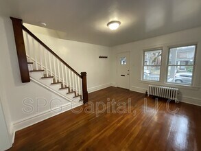 2006 Holly St in Harrisburg, PA - Building Photo - Building Photo