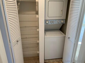 7405 Charmant Dr in San Diego, CA - Building Photo - Building Photo