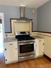 11 Hallron Rd in Newton, MA - Building Photo - Building Photo