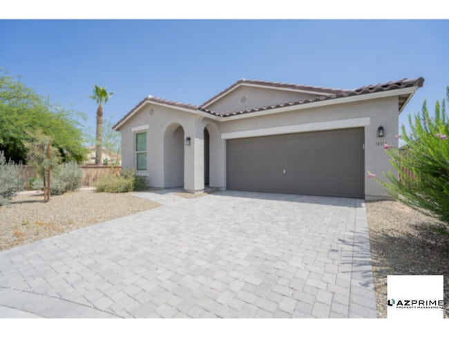 property at 18313 W Skyline Ct