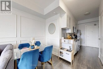 3655 Kingston Rd in Toronto, ON - Building Photo - Building Photo