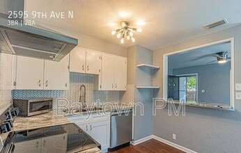 2595 9th Ave N in St. Petersburg, FL - Building Photo - Building Photo