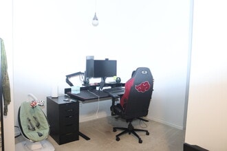 9553 Battery Heights Blvd, Unit #402 in Manassas, VA - Foto de edificio - Building Photo