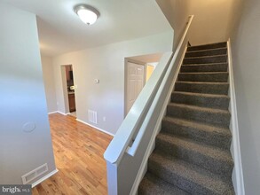1865 Hawk Ct in Severn, MD - Foto de edificio - Building Photo