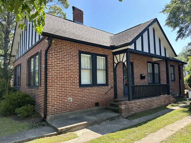 property at 409 S Eastern St