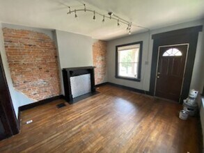 2257 Summit St in Columbus, OH - Building Photo - Building Photo