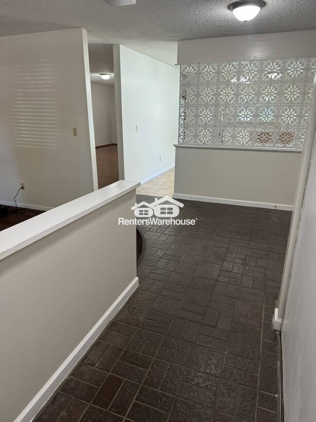 property at 2009 Grinnell Terrace