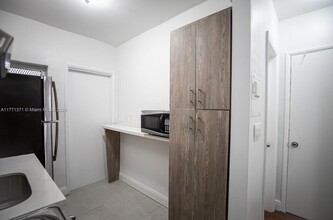 1044 Pennsylvania Ave in Miami Beach, FL - Building Photo - Building Photo