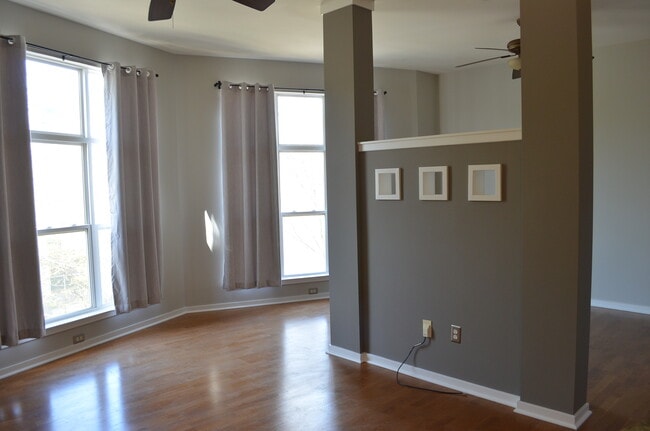 2125 Southend Dr, Unit 331 in Charlotte, NC - Foto de edificio - Building Photo