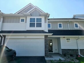 1103 Middlefield Rd in Medina, MN - Building Photo - Building Photo