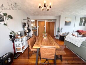 166 Webster St, Unit 3 in Boston, MA - Building Photo - Building Photo