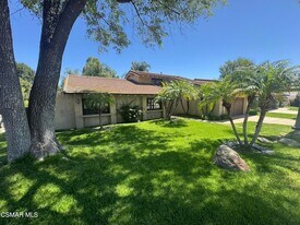 1832 Fallview Rd in Westlake Village, CA - Building Photo