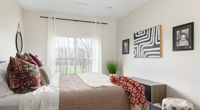 property at 6 Hudson W Dr