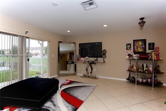 8986 Chambers St in Tamarac, FL - Building Photo - Building Photo