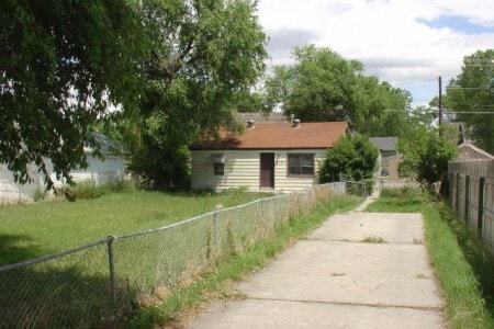 property at 615 S 32nd St